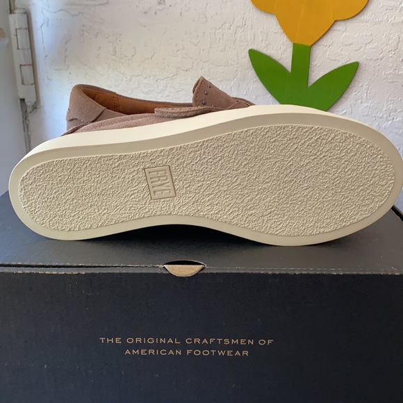 New with box Frye Dusty Rose Slip on Suede Sneaker. Size 6 - Picture 3 of 7
